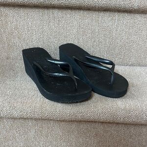 Havaianas Black Wedge Sandals